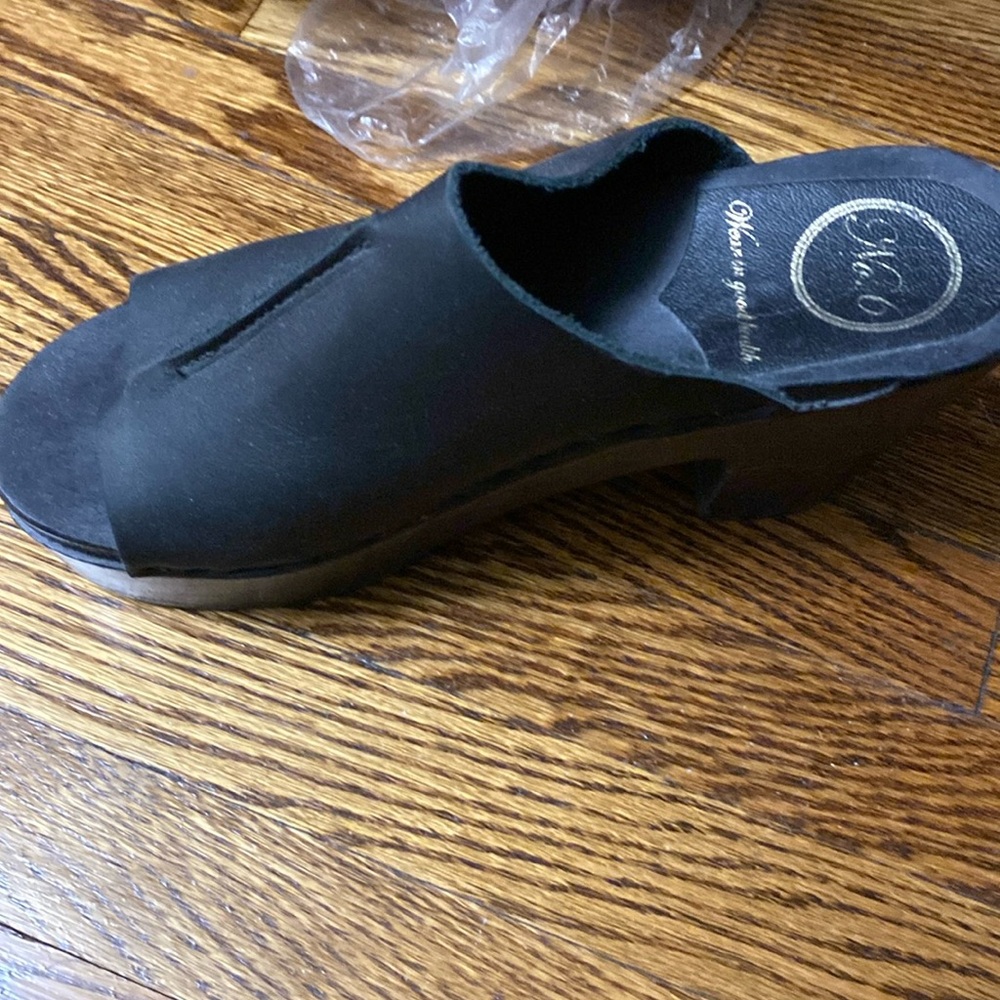 No6 Black clogs